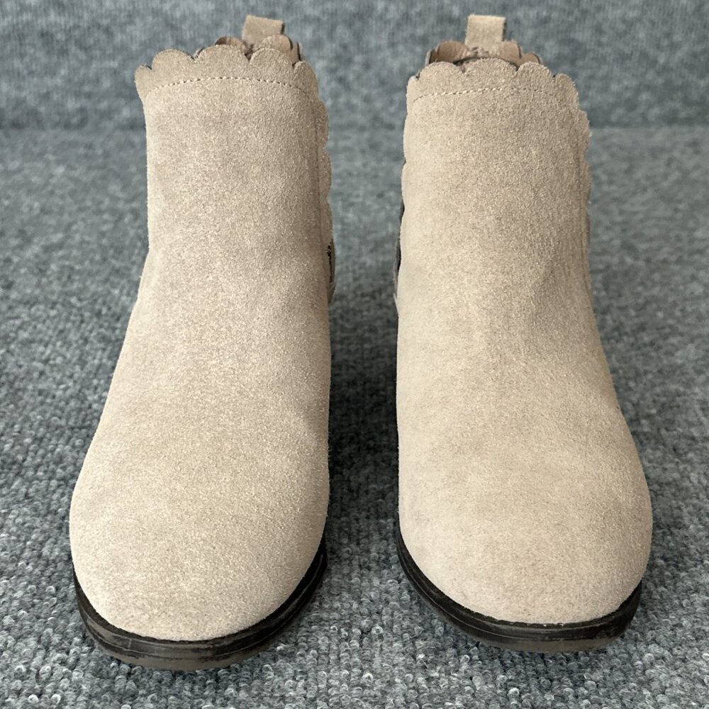 Sktechers Booties Womens 8 Taupe Grey Suede Air Cooled Scalloped Edge Boots - Picture 10 of 16